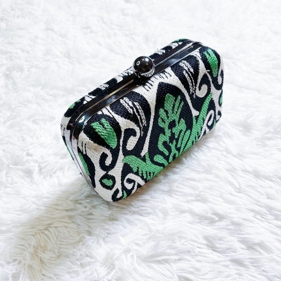 Tylie Malibu Ikat Woven Clutch Crossbody Bag Black White Green OS